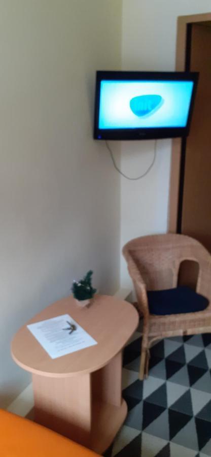 Small Room With A Private External Bathroom Kaunas Ngoại thất bức ảnh