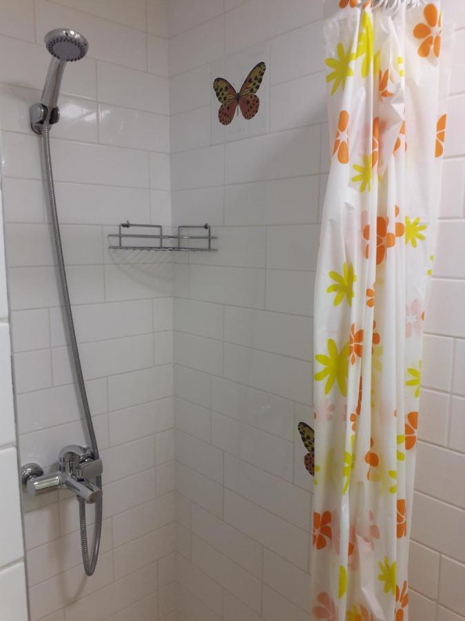 Small Room With A Private External Bathroom Kaunas Ngoại thất bức ảnh